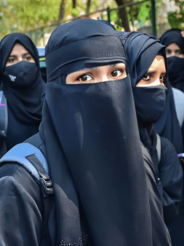 Hijab Karnatka News: कर्नाटक की सरकार ने हिजाब से हटाया बैन, हुआ बड़ा विवाद 2023