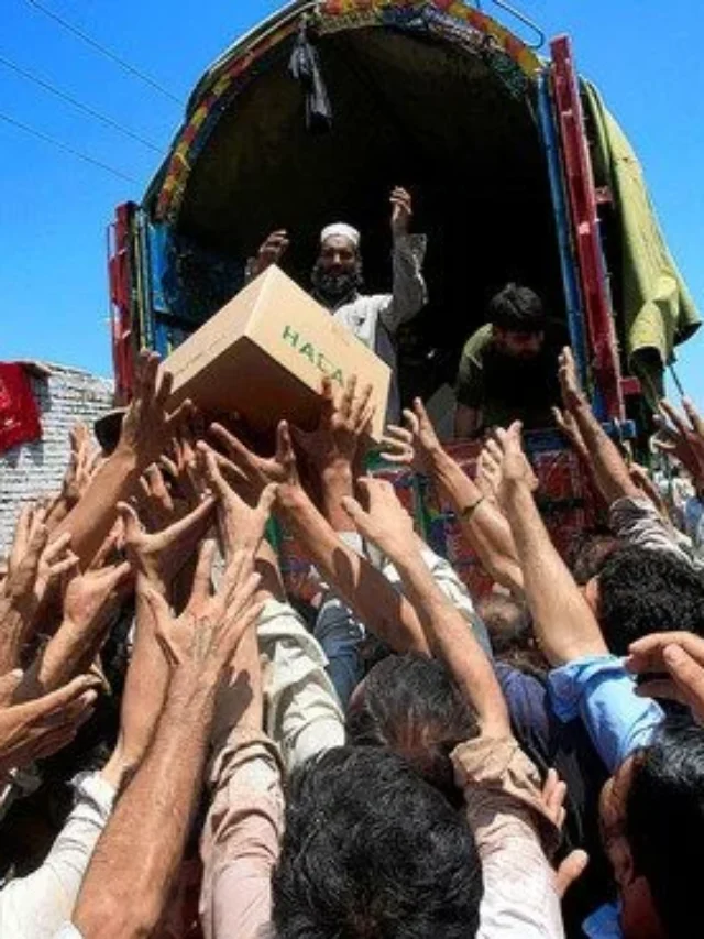 भूखे नंगे Pakistan के लिए बड़ी ख़ुशख़बरी, 70 करोड़ डॉलर का राहत पैकेज: नई उम्मीद की किरण? 🇵🇰💵भूखे नंगे Pakistan के लिए बड़ी ख़ुशख़बरी, 70 करोड़ डॉलर का राहत पैकेज: नई उम्मीद की किरण? 🇵🇰💵