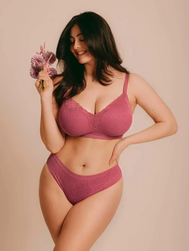 Paola Torrente: इटैली की 🔥Hot Look फैशन Queen 🌟