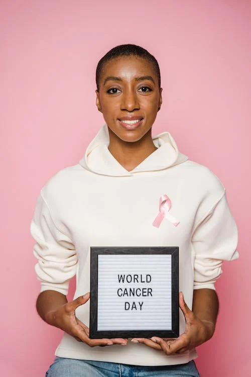 World Cancer Day 2024: कैंसर की समस्या से पीड़ित लोगों के लिए छूट का सफर